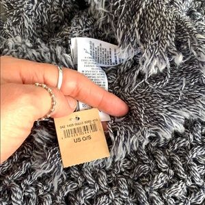 American Eagle scarf